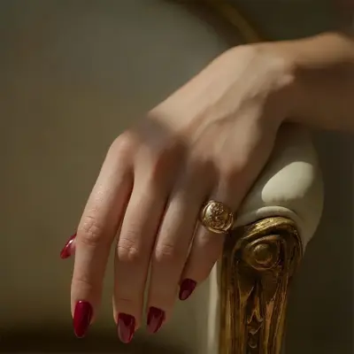 Anel Bouchon Rubis em Ouro Amarelo 18k - Aplicada