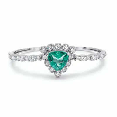 Anel Duplo Triângulo de Esmeralda em Ouro Branco 18k com Diamantes
