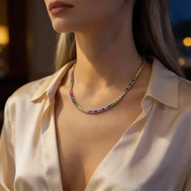 Colar Couleurs en Ligne em Ouro Branco 18k com Safiras Coloridas - Detalhe