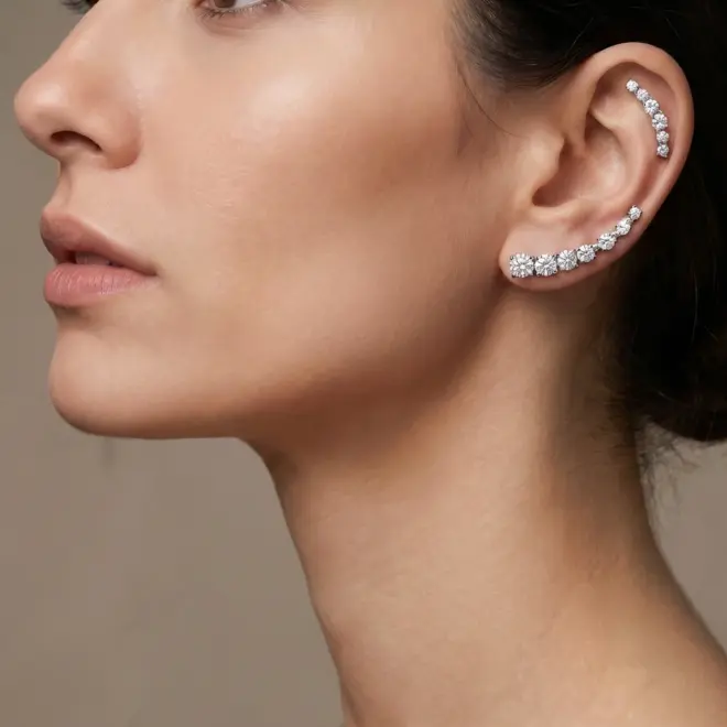Brinco Ear Cuff Brillant em Ouro Branco 18k com Diamantes - Detalhe